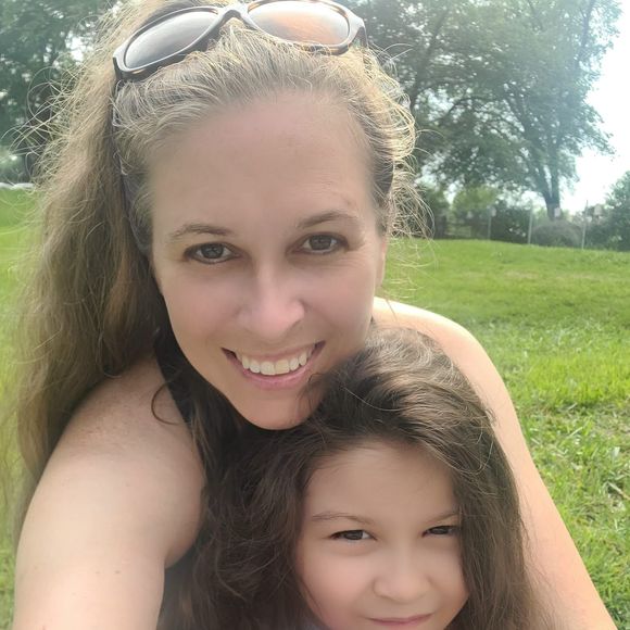 Meet your Posher, Erin - Picture 1 of 1